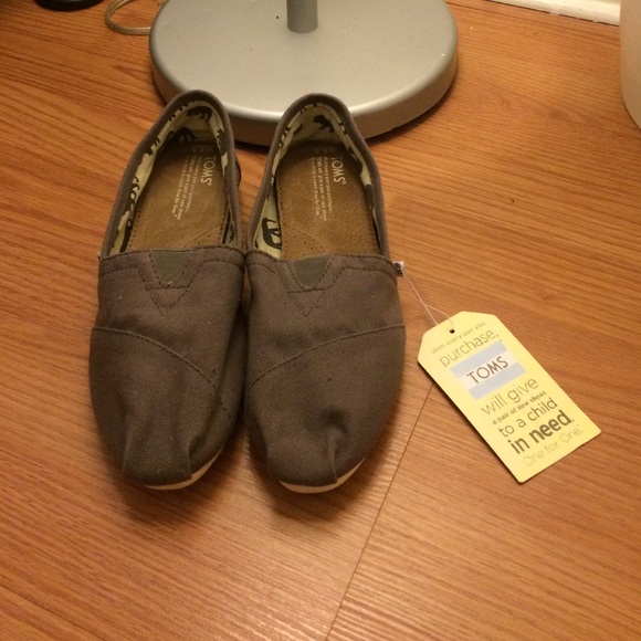 Dark grey Size 8.5 TOMS