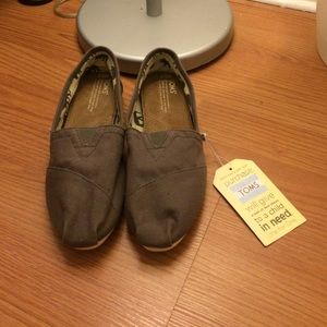 Dark grey Size 8.5 TOMS
