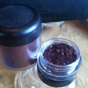 MAC "MAROON" PIGMENT SAMPLE 1/2 TSP
