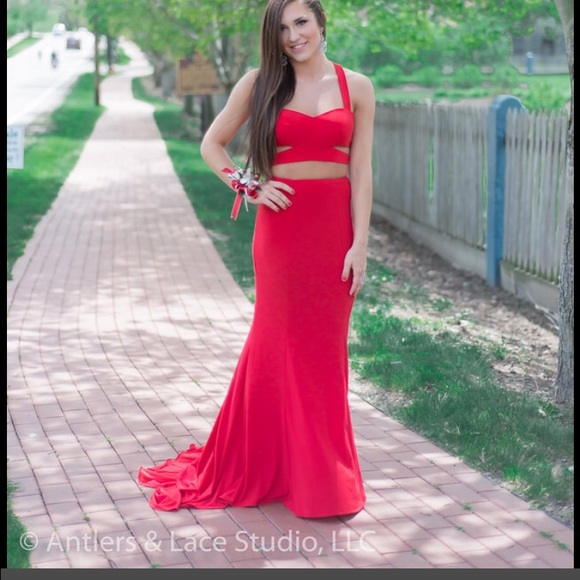 Red Jovani prom dress - Picture 3 of 3