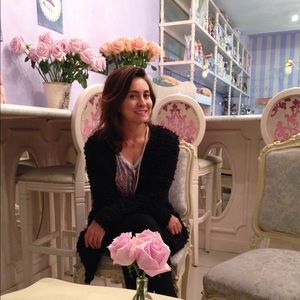 Meet your Posher, Ana