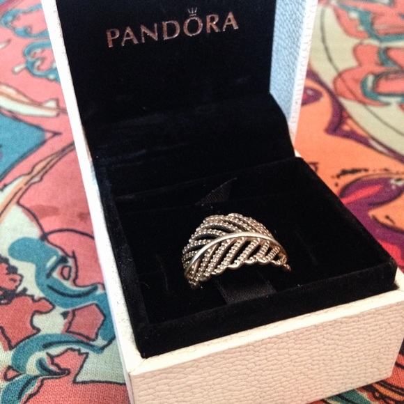 Silver Pandora Feather Ring