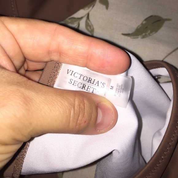 Victoria Secret swimming suit - Picture 3 of 3