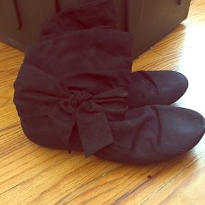 Black bow booties