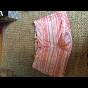 NEVER BEEN WORN BEFOFE SHORTS