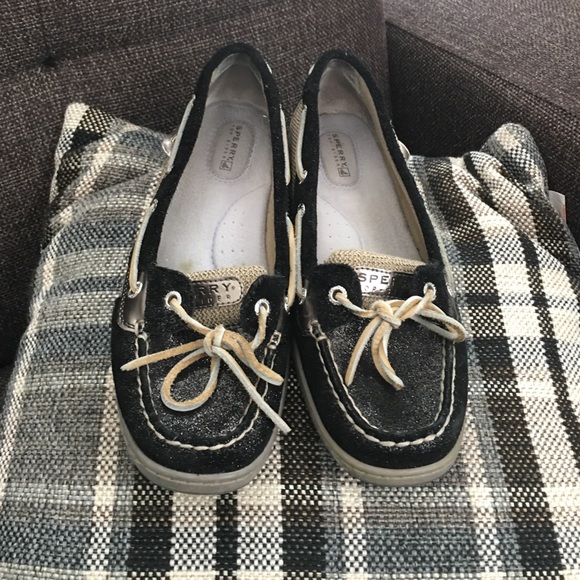 Well loved sperry angelfish