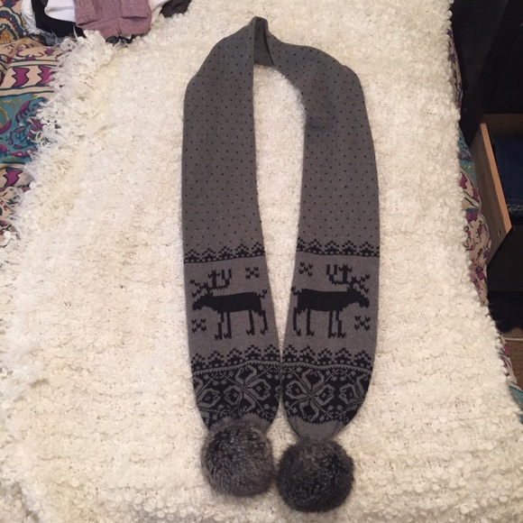 Steve Madden scarf