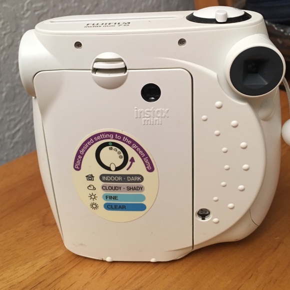 Fujifilm instamax mini in white! 7s - Picture 2 of 2