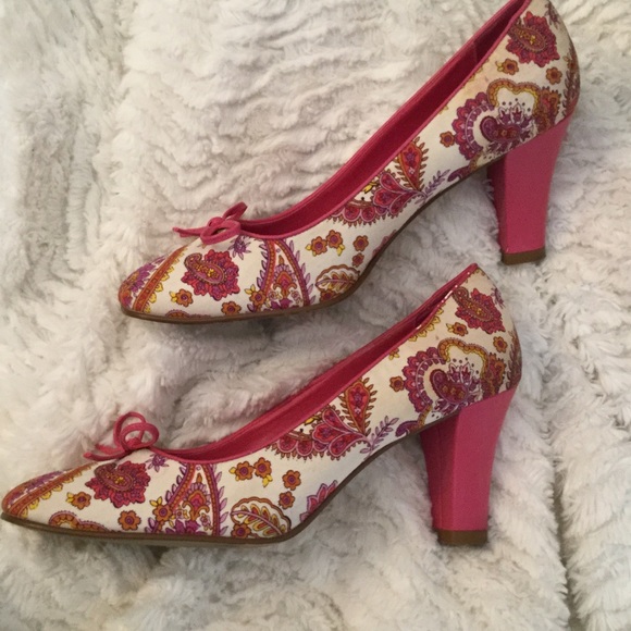 🎀🎀🎀Madeline Pump style Heels🎀 - Picture 2 of 4