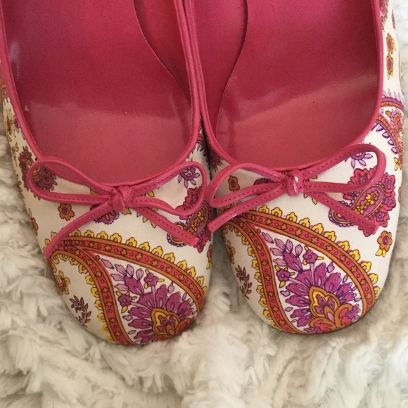 🎀🎀🎀Madeline Pump style Heels🎀 - Picture 3 of 4