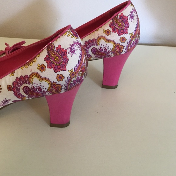 🎀🎀🎀Madeline Pump style Heels🎀 - Picture 4 of 4