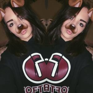 Meet your Posher, Chloe