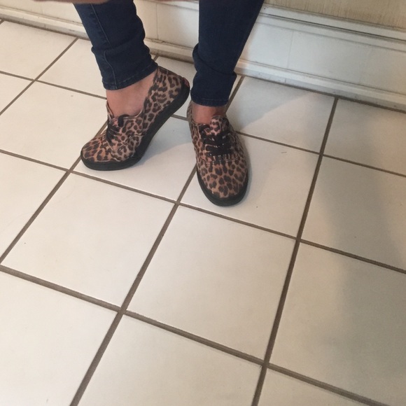 Leopard print Vans