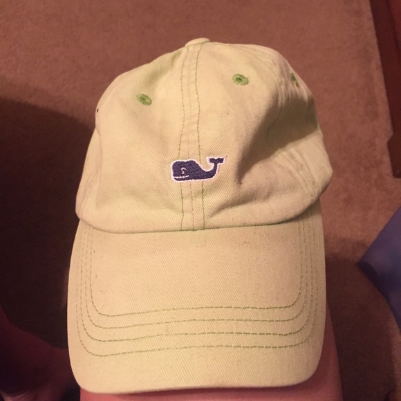 Green vineyard vines hat, navy whale