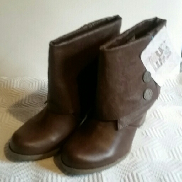 Muk Luks Boots