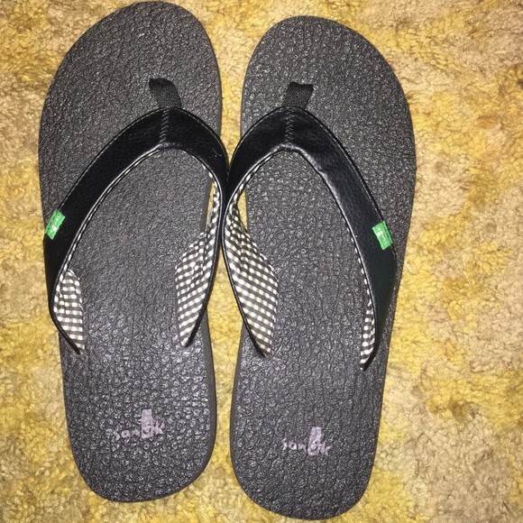 Sanuk Flip Flops