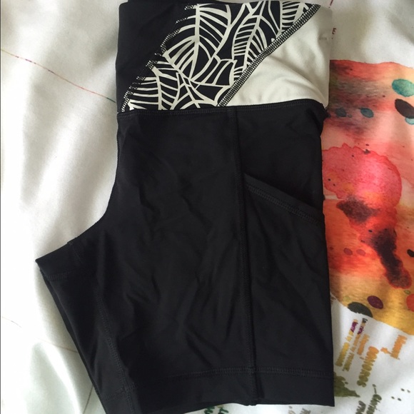 lululemon running short 🍋