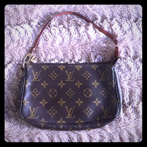 Authentic Louis Vuitton Pouchette Handbag