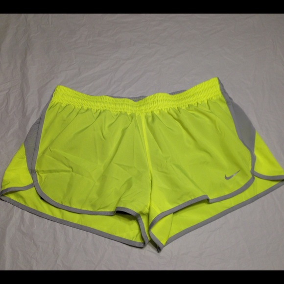 🚨FINAL PRICE🚨Women's Nike Shorts Dri Fit Stay C - Picture 2 of 3