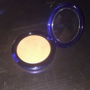 Shaft of gold limited edition Mac highlighter