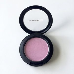 MAC LE Unconventional Frost Blush