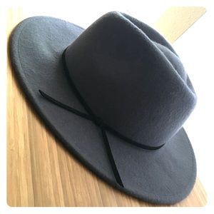 Tilly's Gray Wool Hat