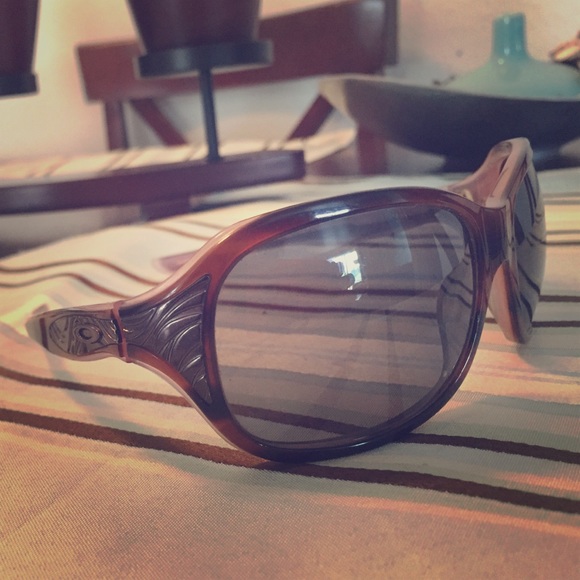 Oakley women's sunglasses - Picture 1 of 3