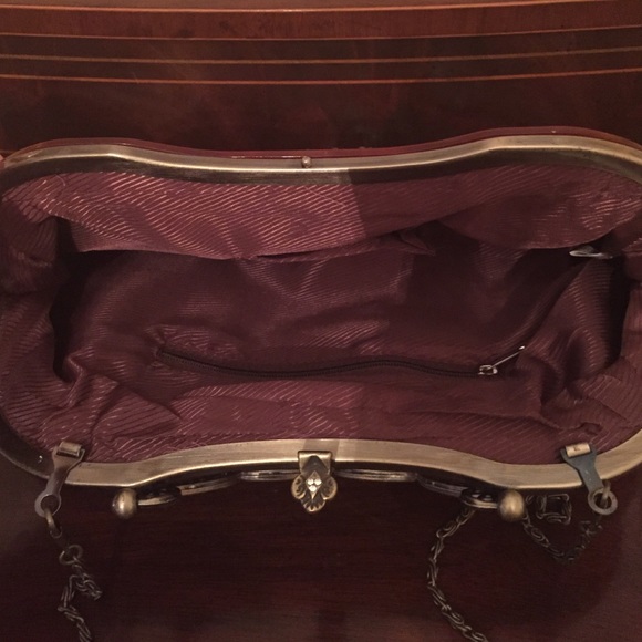 Beautiful beaded purse/clutch. Never been used - Picture 3 of 4