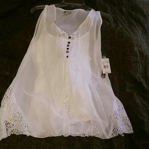 Beautiful flowy summer time top