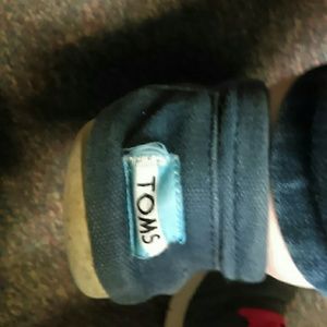 Toms