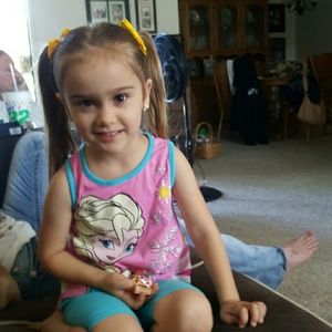 Meet your Posher, Leslie