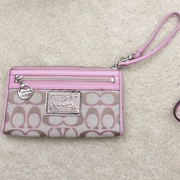 Coach Poppy Wristlet