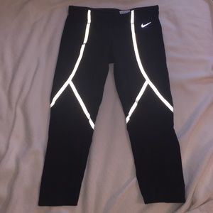 Black Nike Dri-Fit cropped leggings