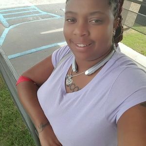 Meet your Posher, Esha