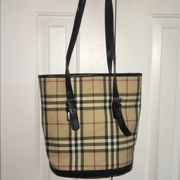 100% AUTHENTIC BURBERRY PURSE