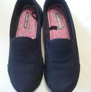 Women's memory foam shoes