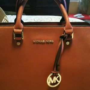Michael kors Authentic leather bag.