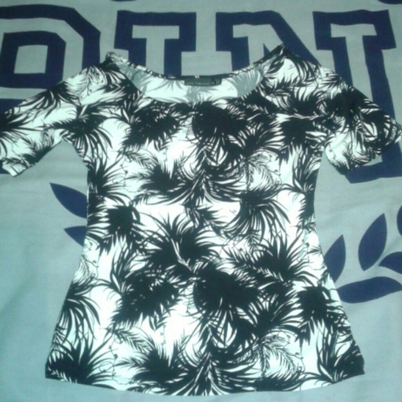Size xsmall palm print shirt