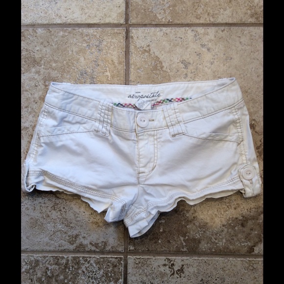*Aeropostale cream shorts