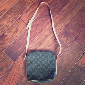 L.V inspired cross body purse