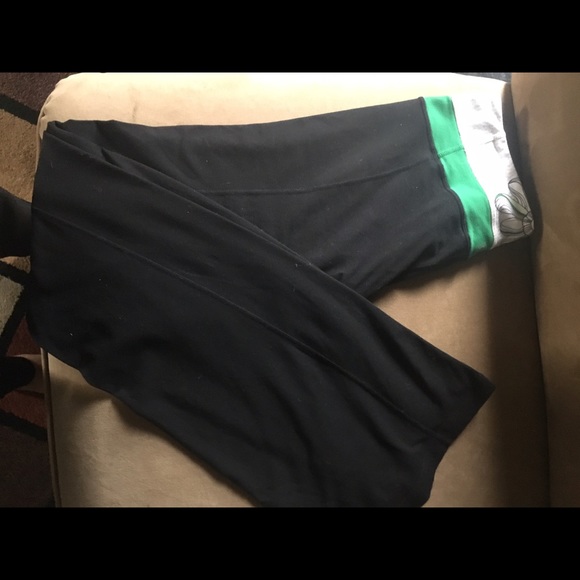 Lululemon yoga pants