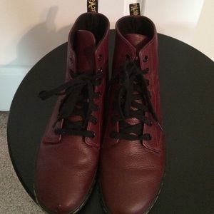 Women Dr. Martens Shoreditch Boot