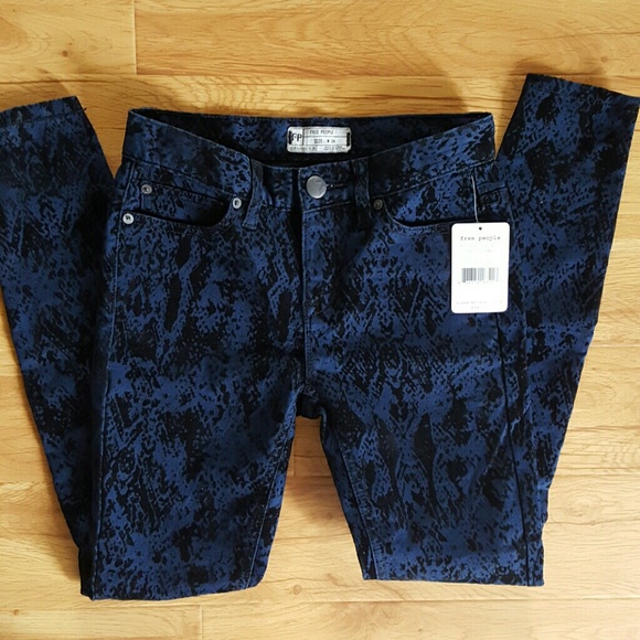 Free People Skinny Flocked Jean - Picture 4 of 4