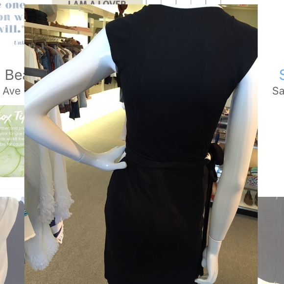 Diane Von Furstenberg Black/ Ivory Wrap Dress 6 - Picture 2 of 4