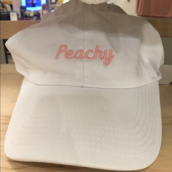 Brandy Melville Katherine peachy hat