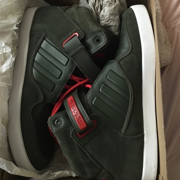 Adidas men's! Size 9!