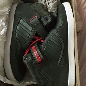 Adidas men's! Size 9!