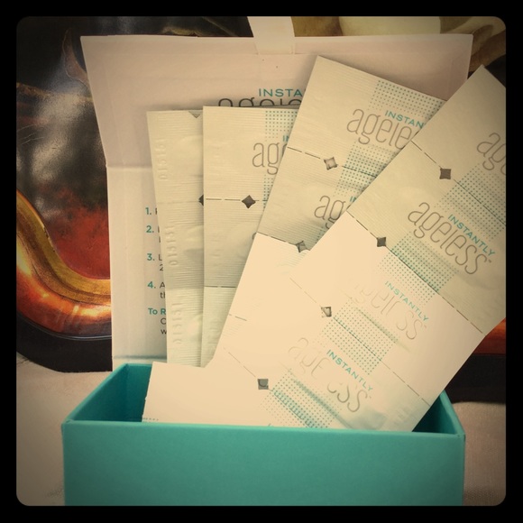 Jeunesse instantly ageless 5/12.00 - Picture 1 of 4