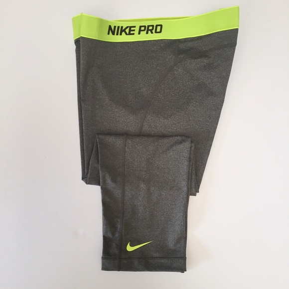 Nike XL women dri-fit workout compression capris - Picture 1 of 4