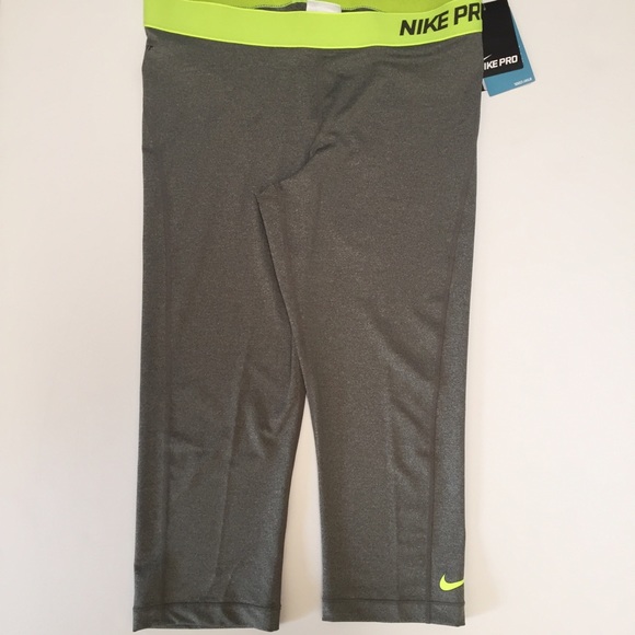 Nike XL women dri-fit workout compression capris - Picture 2 of 4